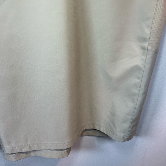 Under Armour Men's All Season Gear Performance Golf Polo Shirt Beige Stretch  XL - Picture 7 of 10